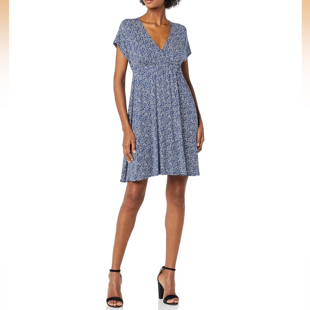 Amazon Essentials Women's Surplice Dress in blue, size XL